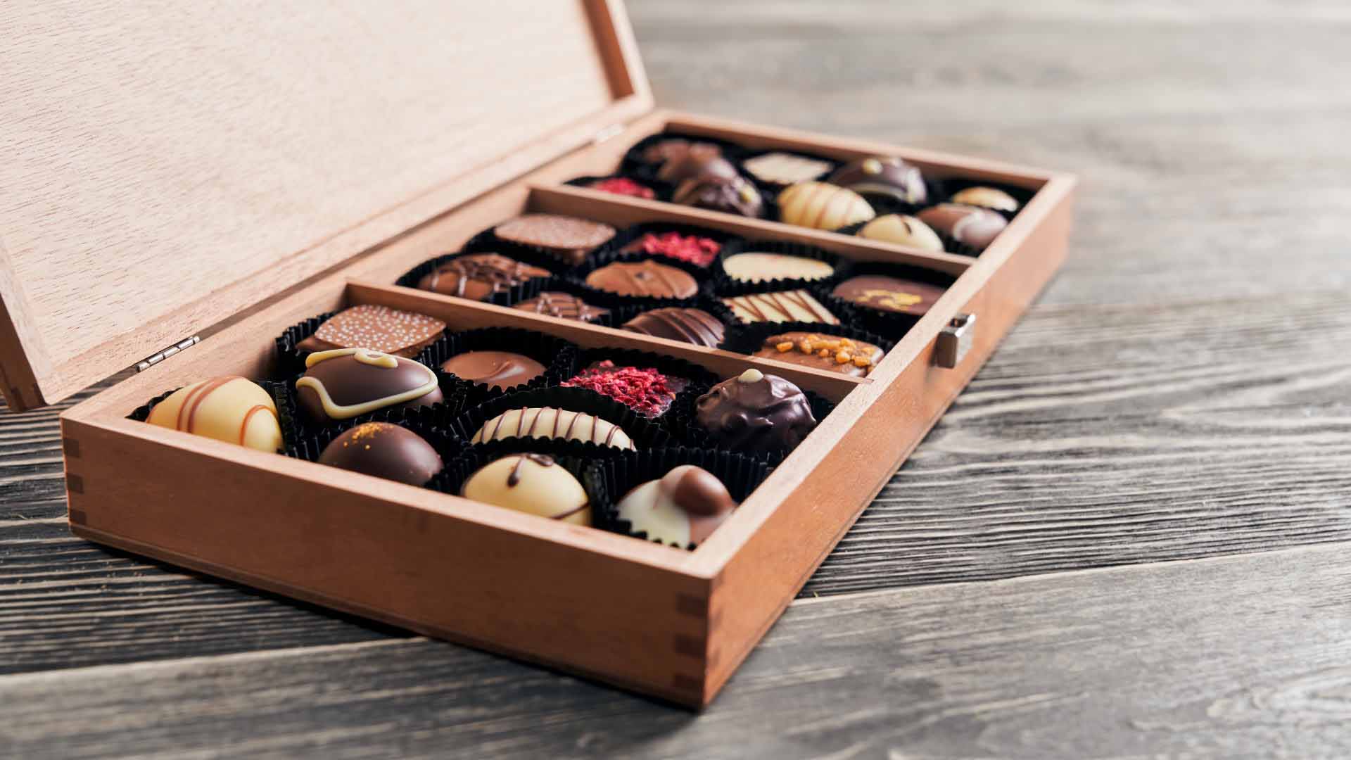 Custom gift box Dubai-