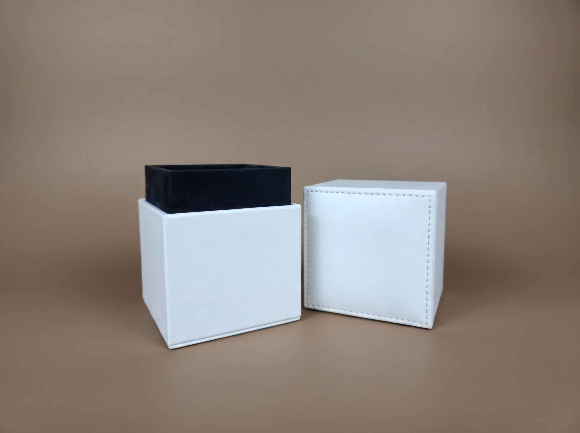 You are currently viewing Jewellery Boxes Dubai: Types, Materials & Custom Packaging Guide